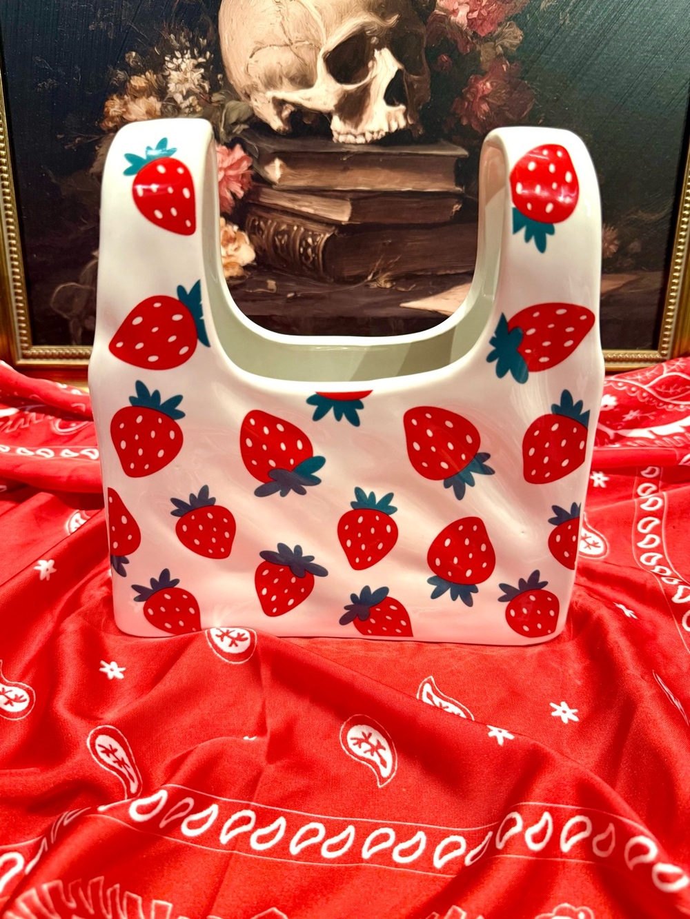 Straberry Dreams Jewelry Jar Purse Vase - Picture 6 of 6